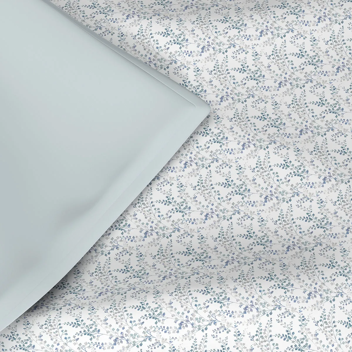 Hermosa Exotic Bouquet Foliage Blue Quilt